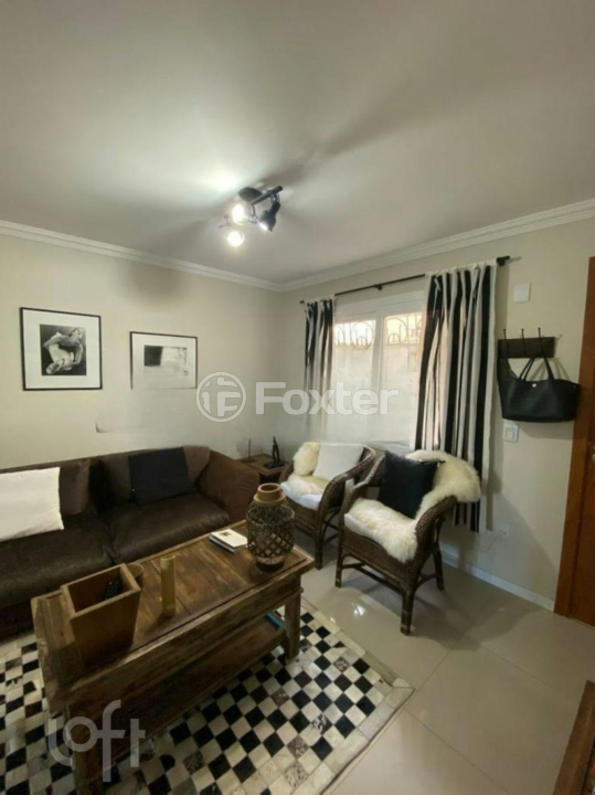 Casa à venda com 4 quartos, 151m² - Foto 1