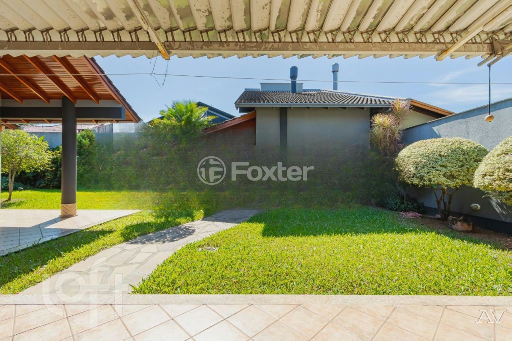 Casa à venda com 3 quartos, 274m² - Foto 6