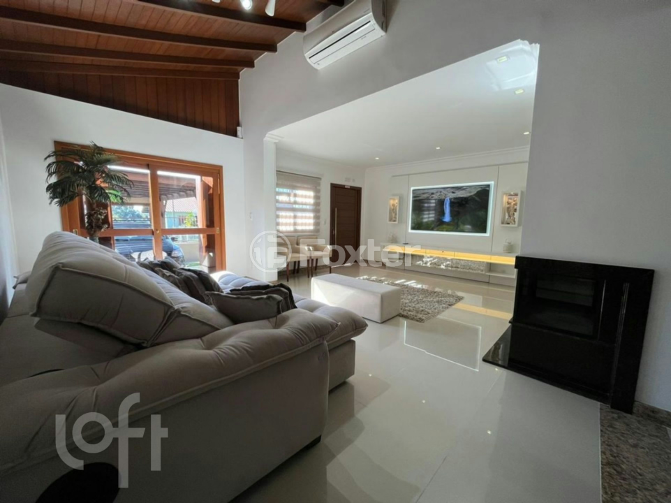 Casa à venda com 4 quartos, 180m² - Foto 1