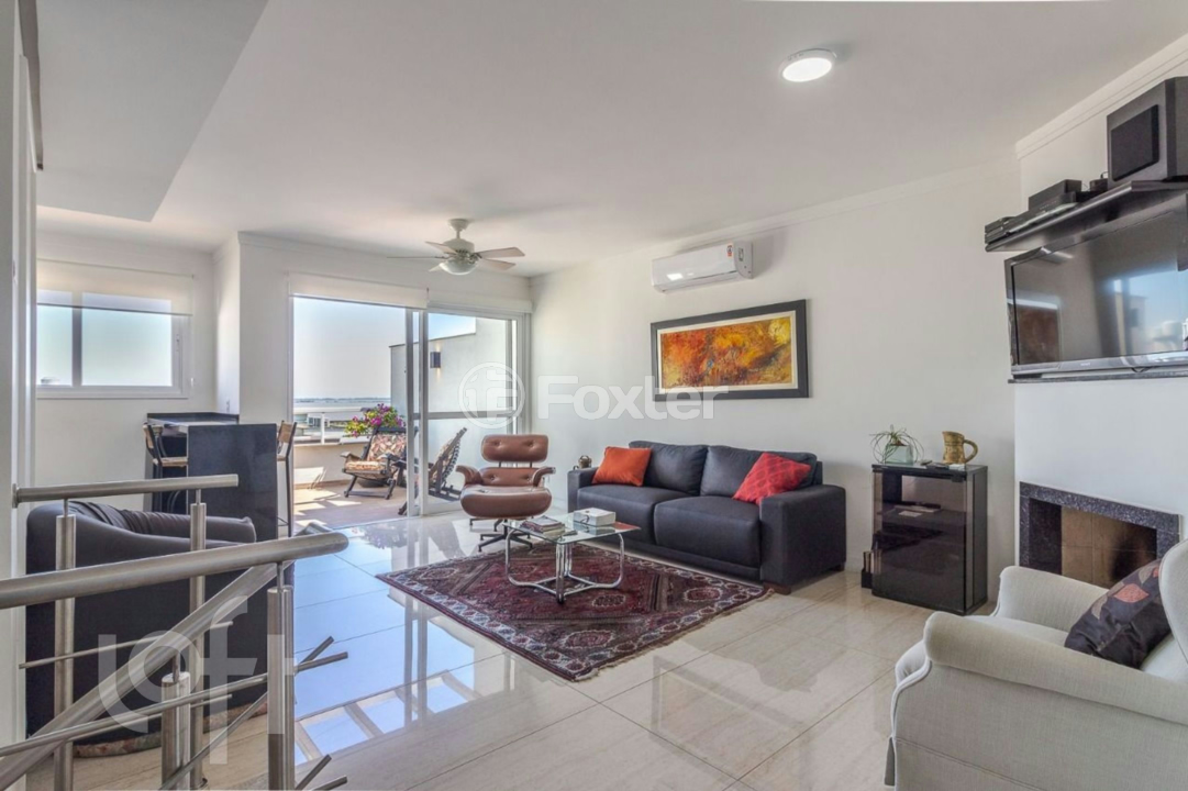 Casa de Condomínio à venda com 3 quartos, 250m² - Foto 2