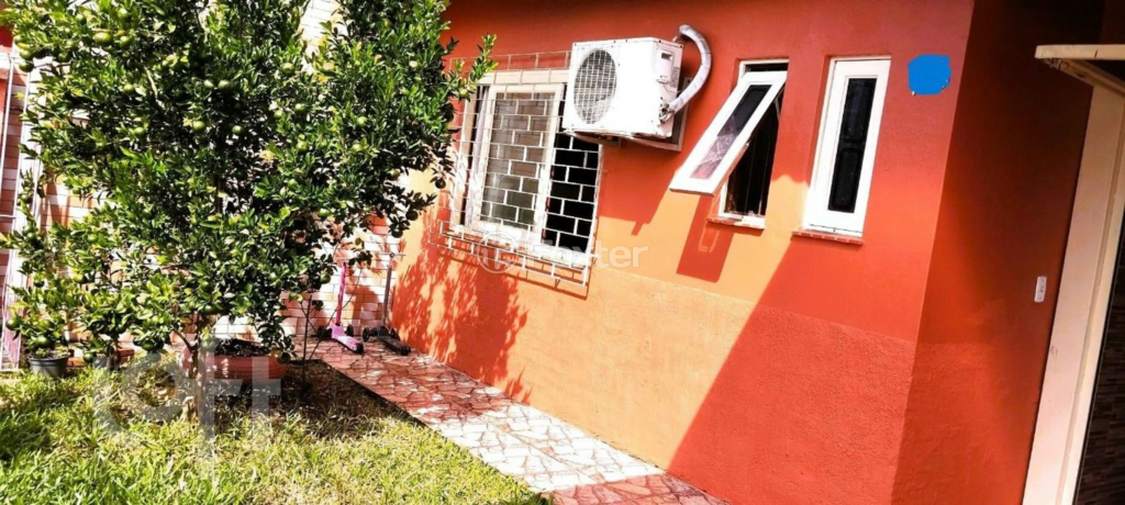 Casa à venda com 2 quartos, 118m² - Foto 1