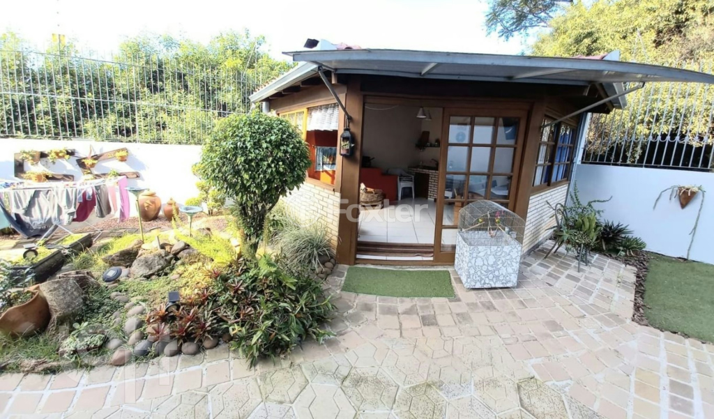 Casa à venda com 3 quartos, 201m² - Foto 2