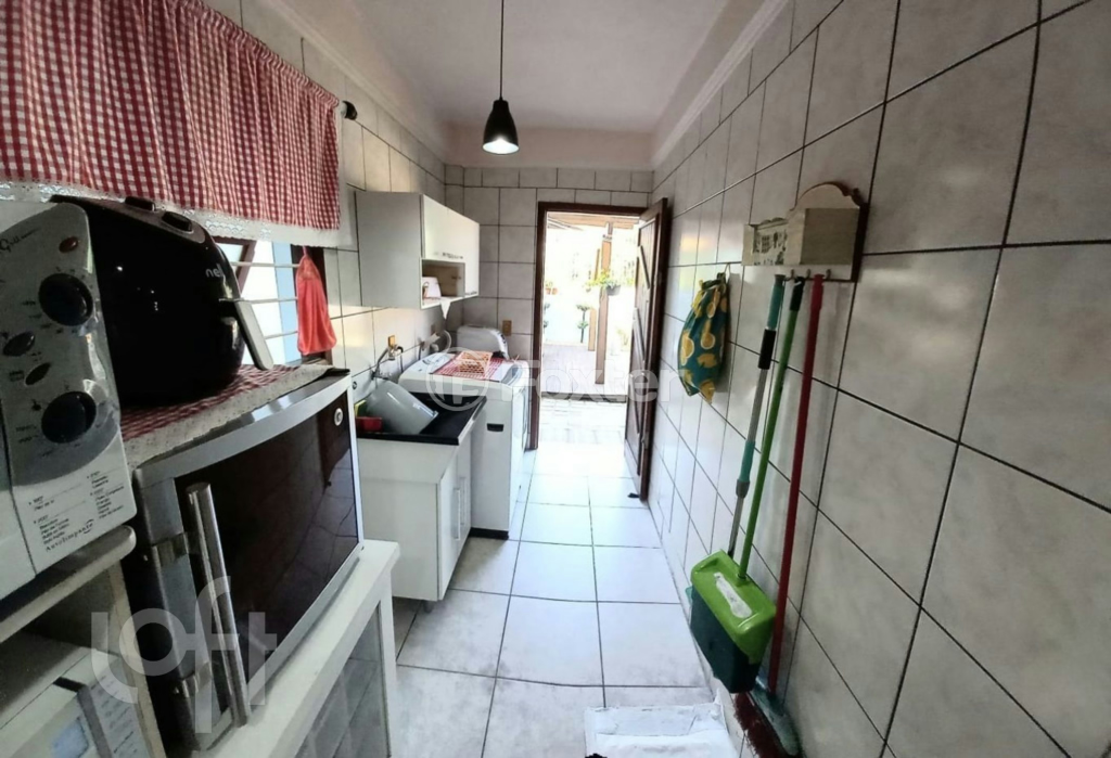 Casa à venda com 3 quartos, 201m² - Foto 11