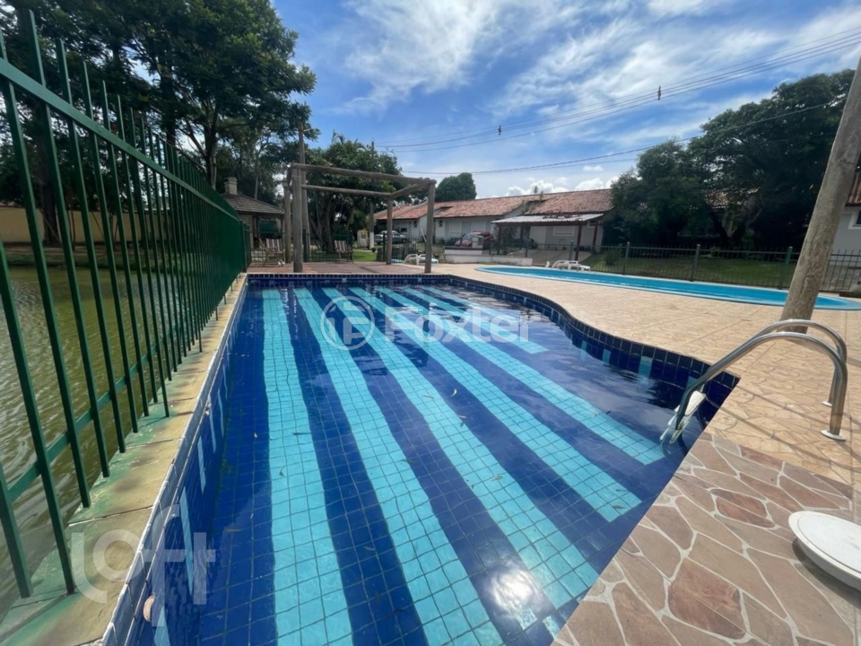 Casa à venda com 2 quartos, 50m² - Foto 1