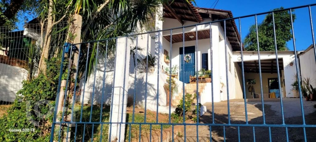 Casa à venda com 2 quartos, 95m² - Foto 1