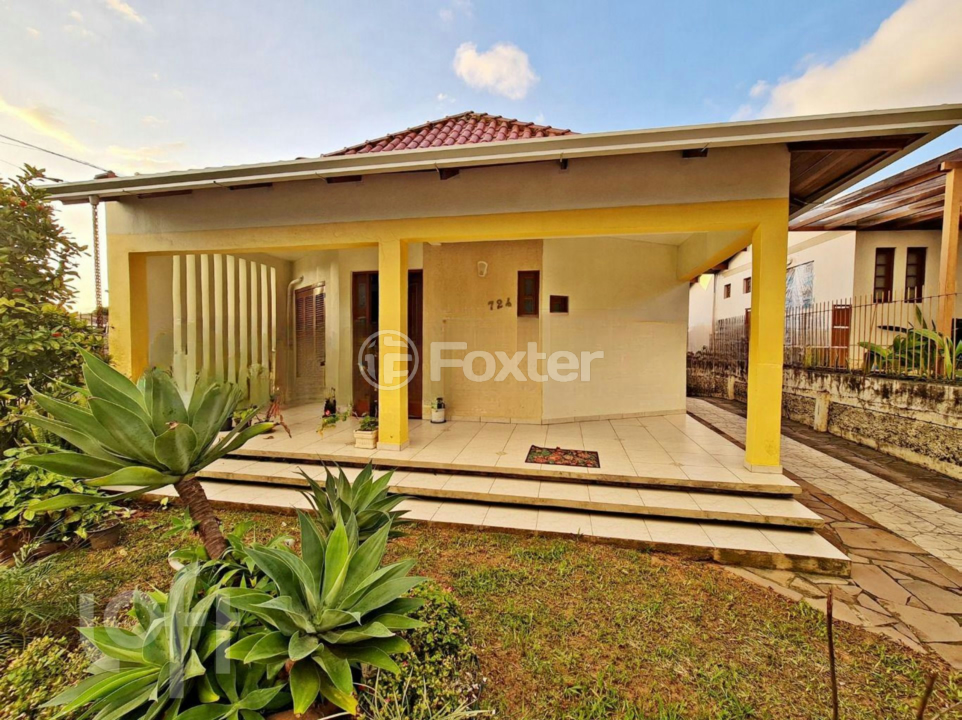 Casa à venda com 3 quartos, 186m² - Foto 1