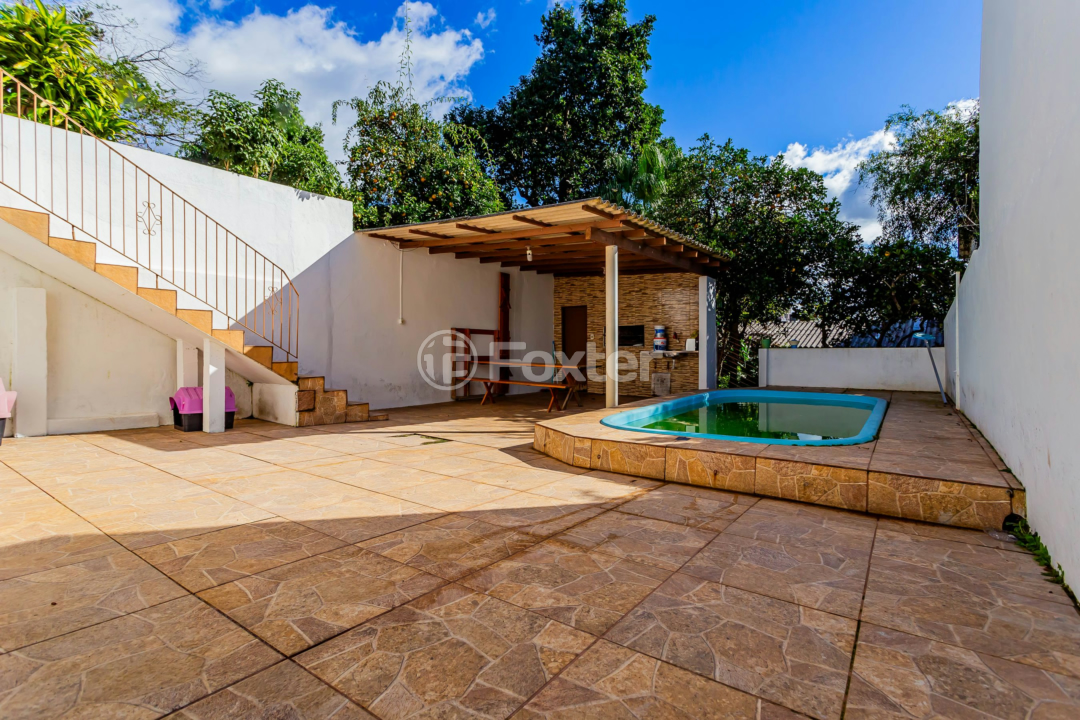 Casa à venda com 3 quartos, 185m² - Foto 2