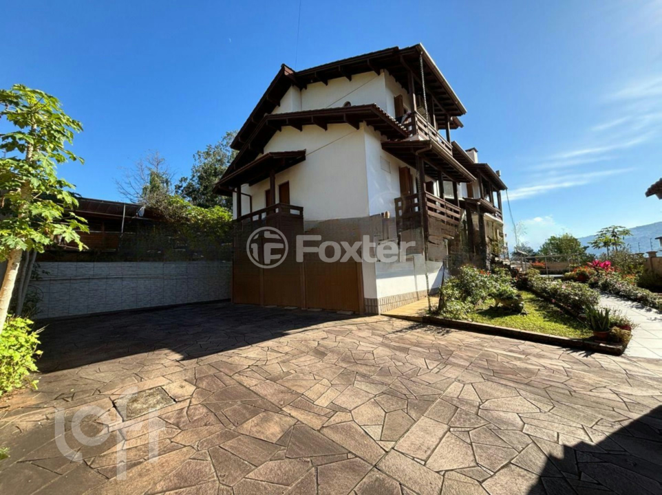 Casa à venda com 5 quartos, 579m² - Foto 1
