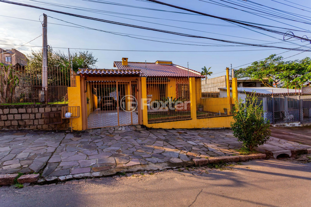 Casa à venda com 3 quartos, 103m² - Foto 1