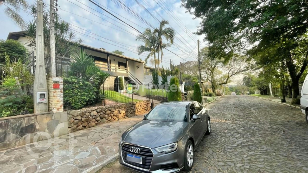 Casa à venda com 3 quartos, 292m² - Foto 2