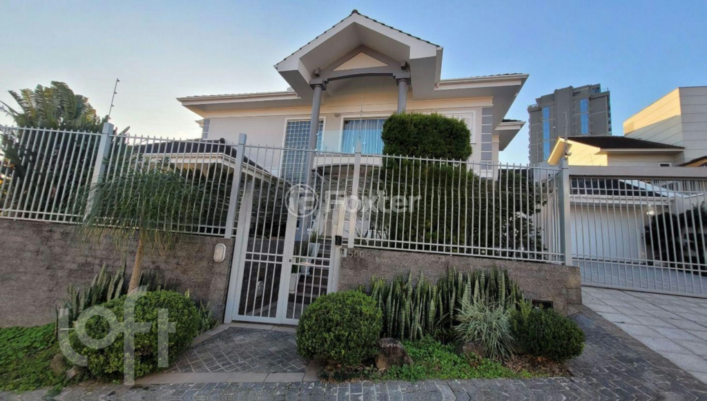 Casa à venda com 4 quartos, 389m² - Foto 3