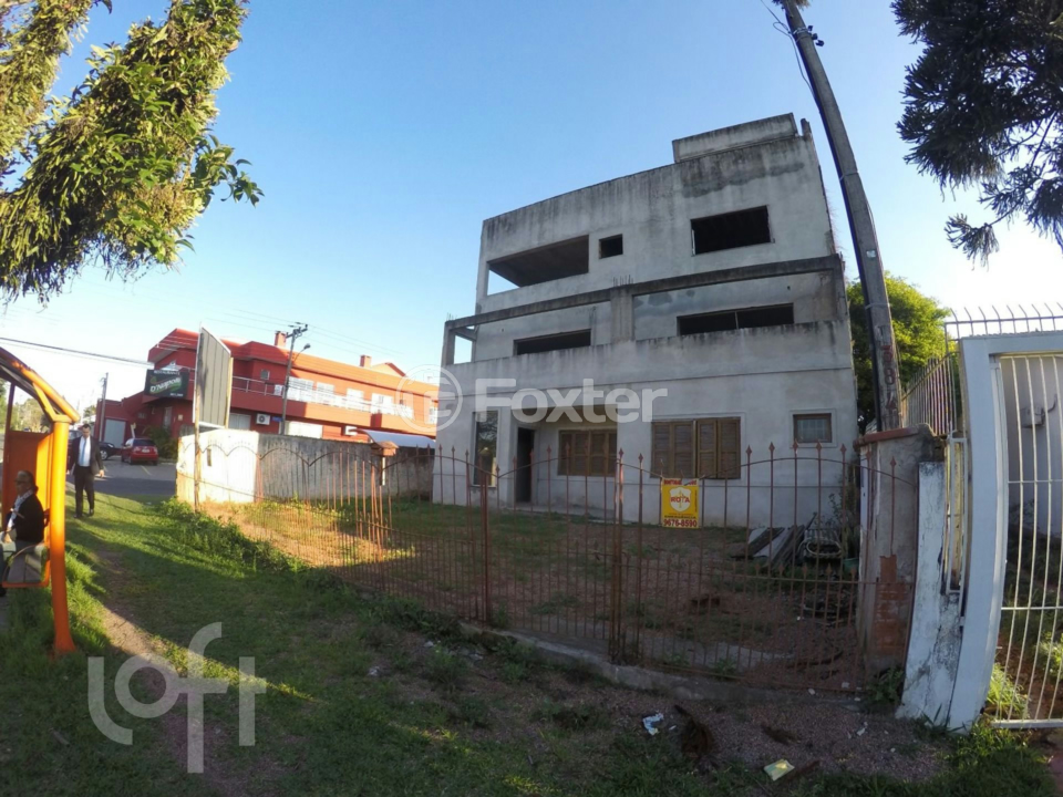 Casa à venda com 5 quartos, 250m² - Foto 1