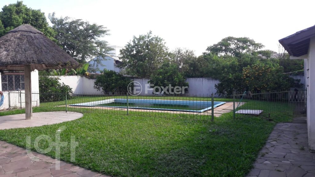 Casa à venda com 4 quartos, 240m² - Foto 1