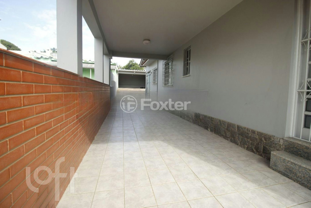 Casa à venda com 5 quartos, 244m² - Foto 2