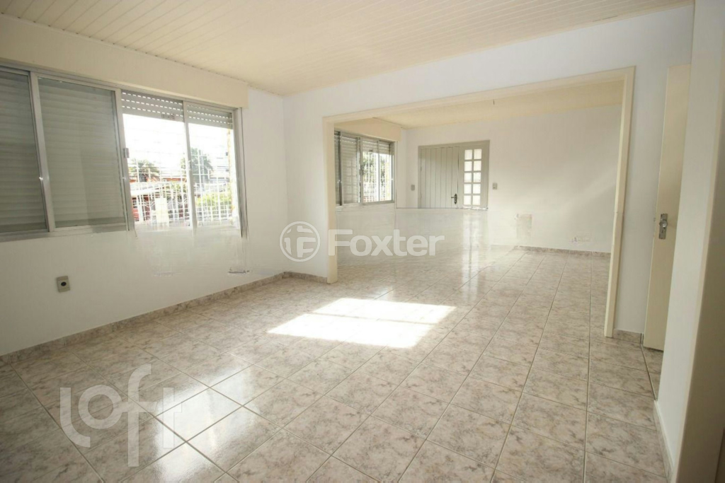 Casa à venda com 5 quartos, 244m² - Foto 4