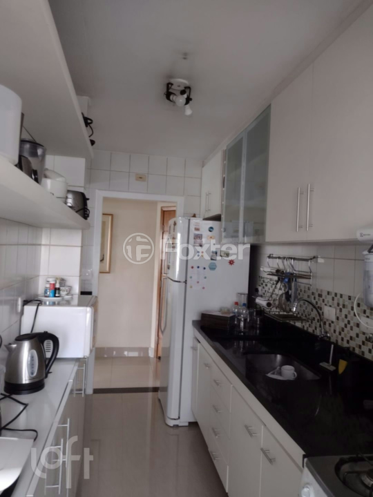 Apartamento à venda com 3 quartos, 67m² - Foto 2