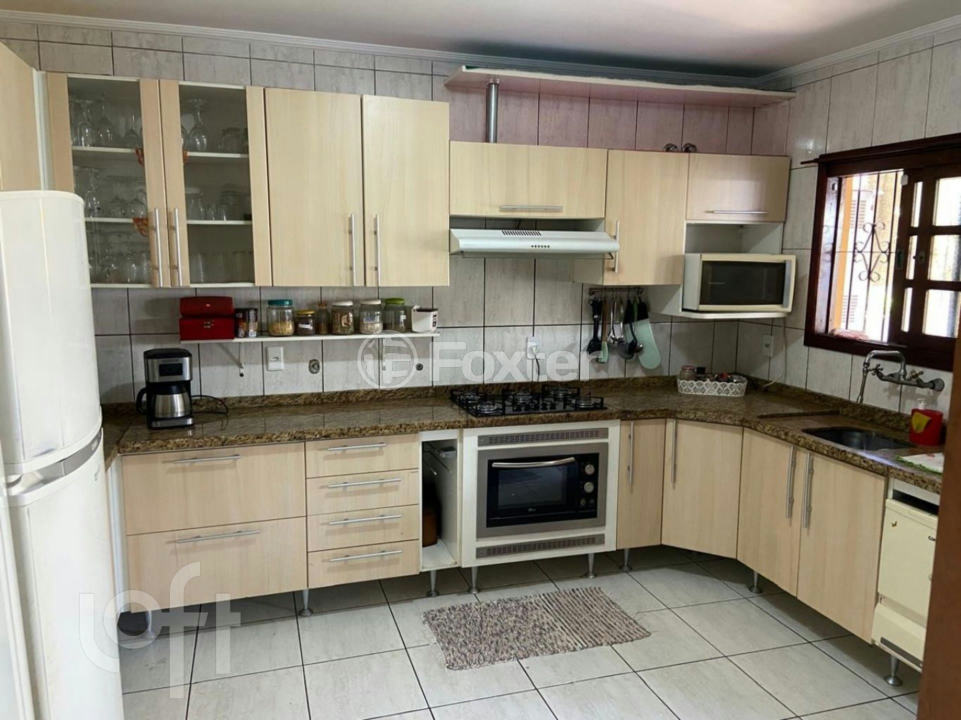 Casa à venda com 3 quartos, 202m² - Foto 4