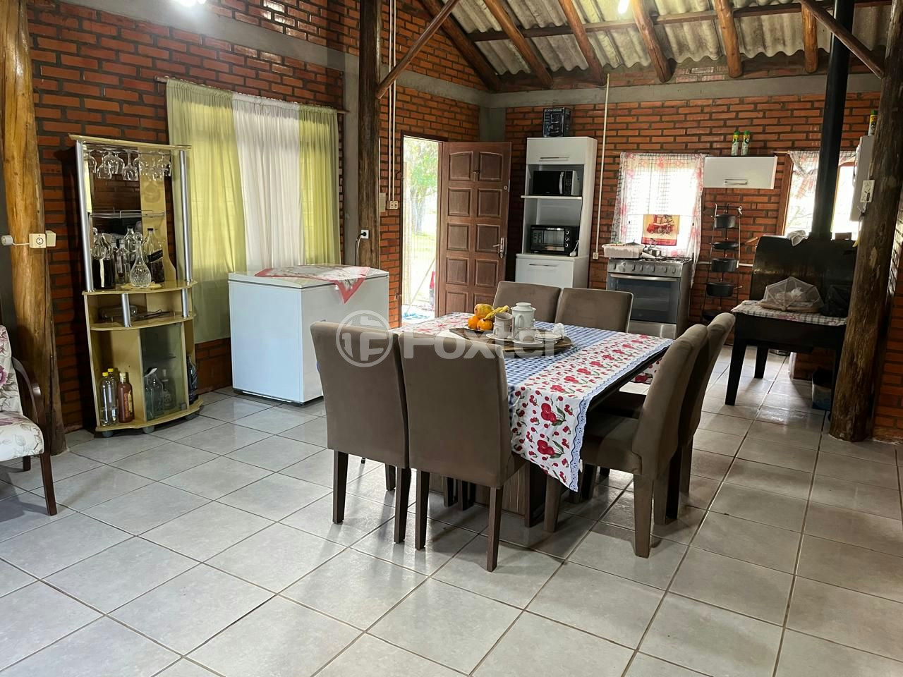 Chácara à venda com 3 quartos, 115m² - Foto 2