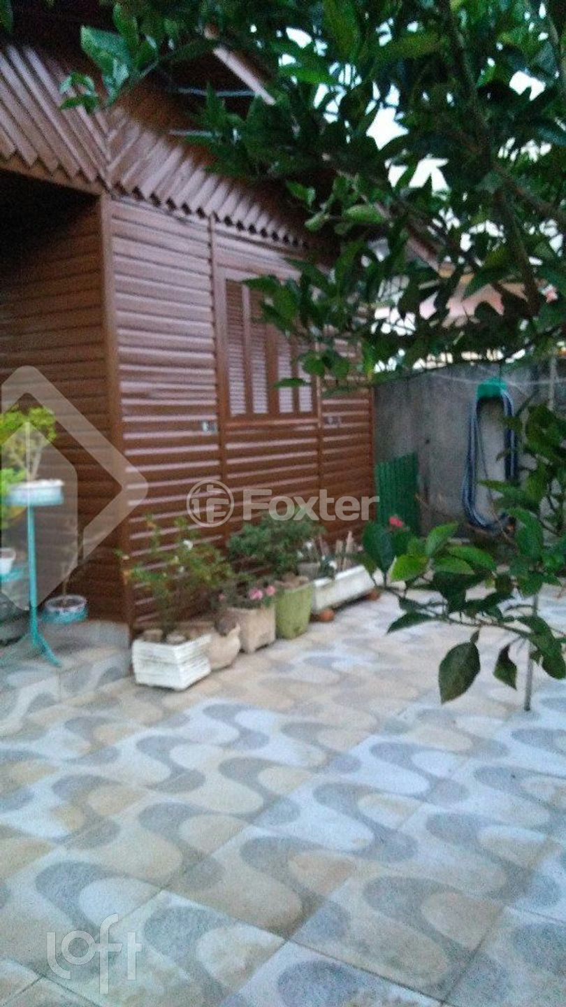 Casa à venda com 2 quartos, 70m² - Foto 4