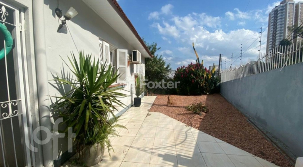 Casa à venda com 3 quartos, 145m² - Foto 1
