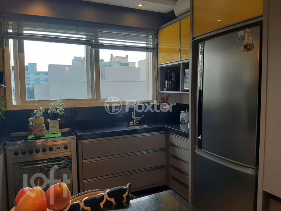 Apartamento à venda com 3 quartos, 141m² - Foto 4