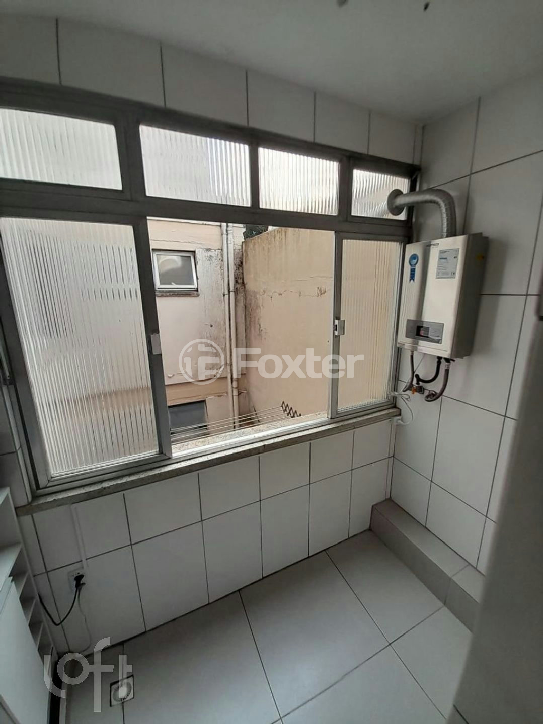 Apartamento à venda com 2 quartos, 70m² - Foto 3