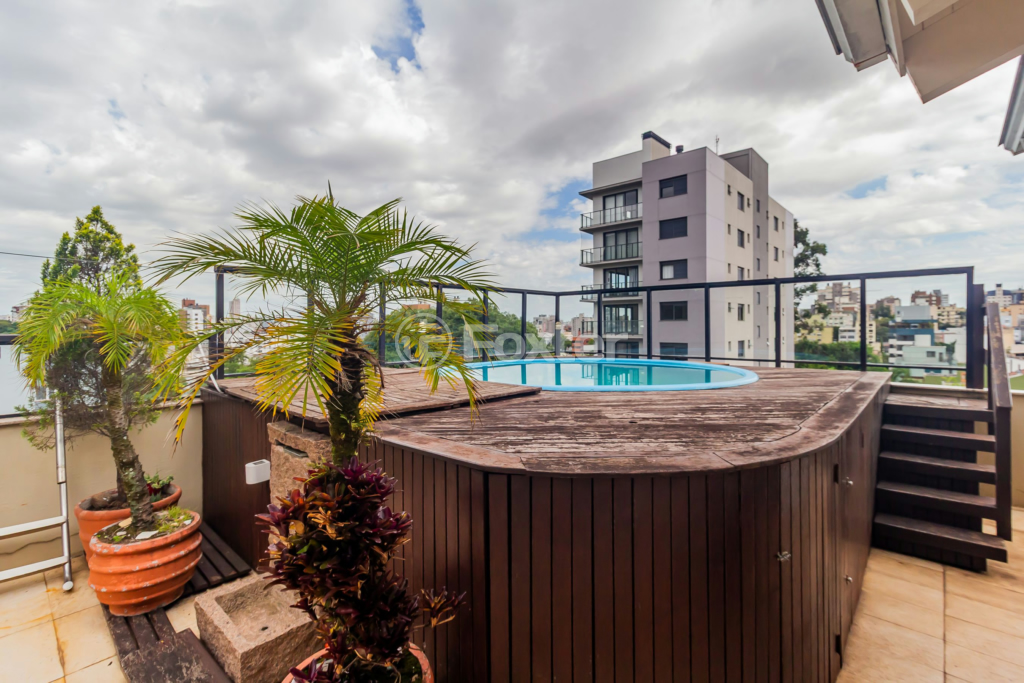 Cobertura à venda com 3 quartos, 245m² - Foto 2