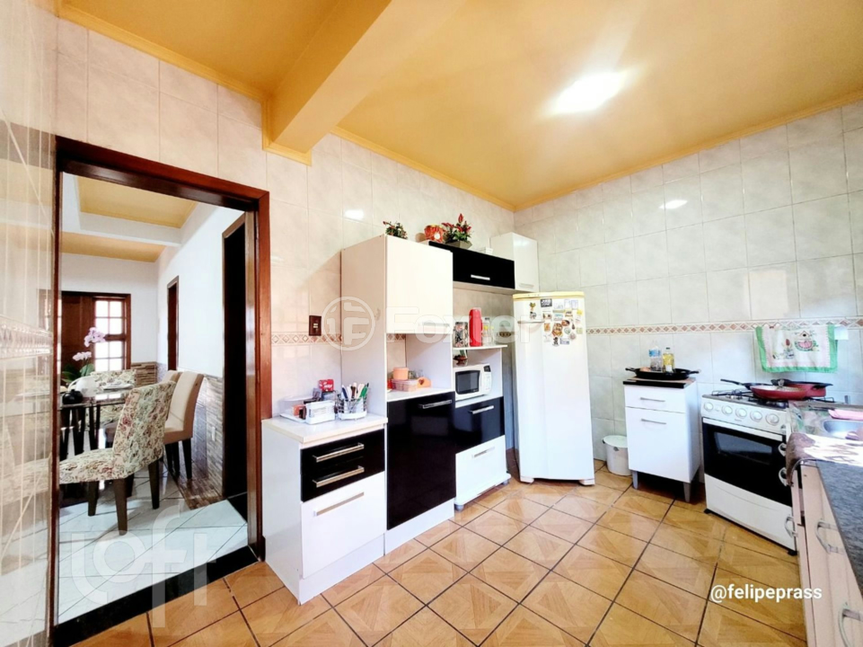 Casa à venda com 6 quartos, 242m² - Foto 11