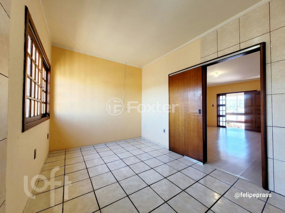 Casa à venda com 6 quartos, 242m² - Foto 7