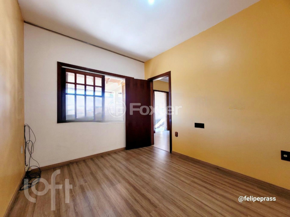 Casa à venda com 6 quartos, 242m² - Foto 4