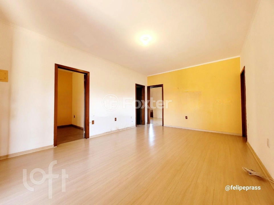 Casa à venda com 6 quartos, 242m² - Foto 2