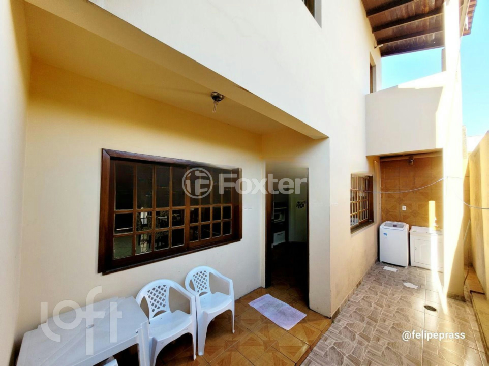 Casa à venda com 6 quartos, 242m² - Foto 10