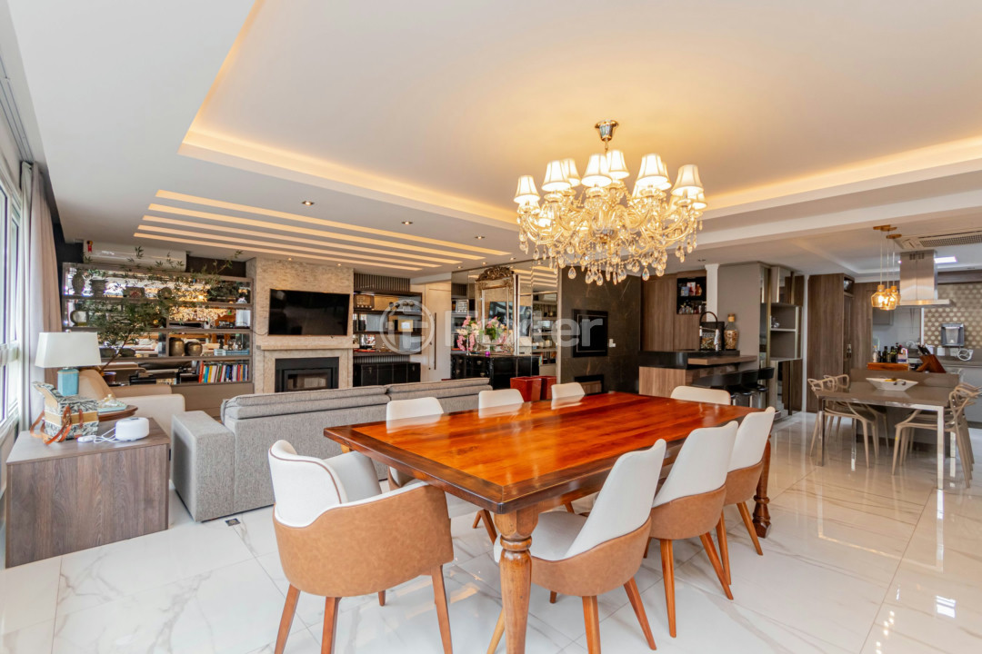 Apartamento à venda com 3 quartos, 209m² - Foto 2