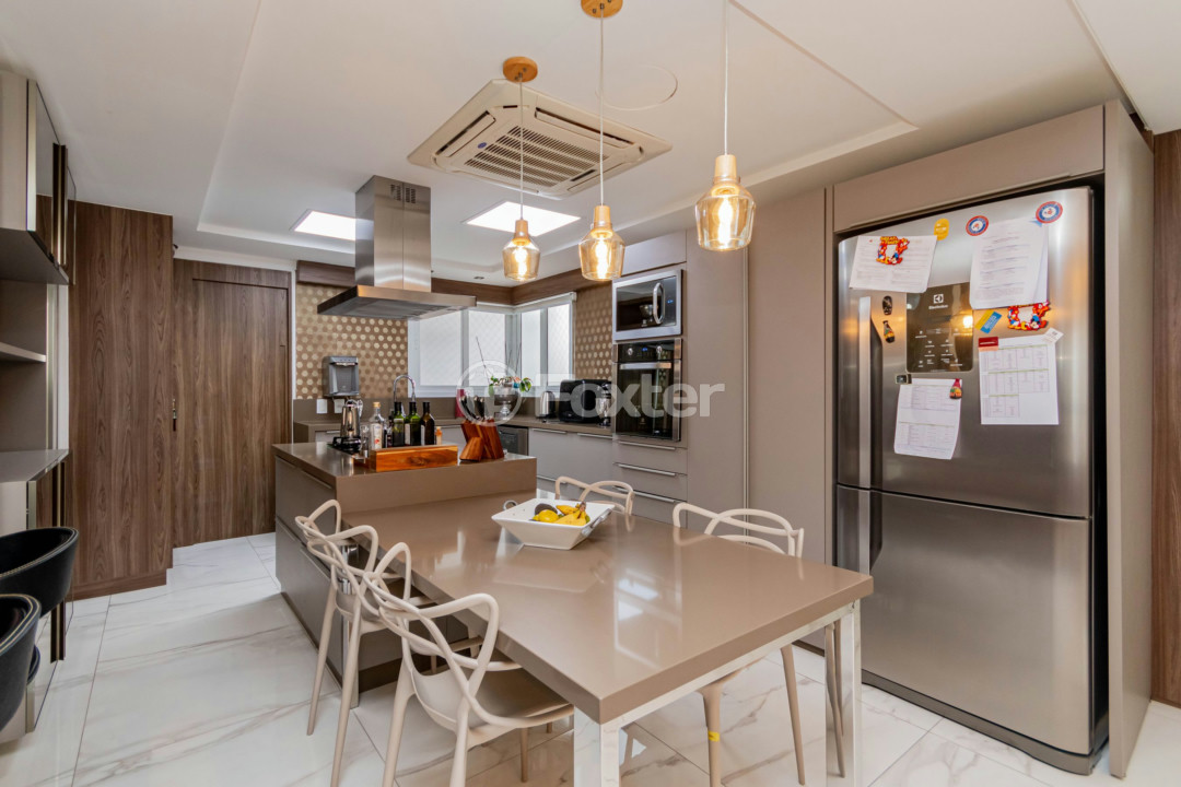 Apartamento à venda com 3 quartos, 209m² - Foto 10