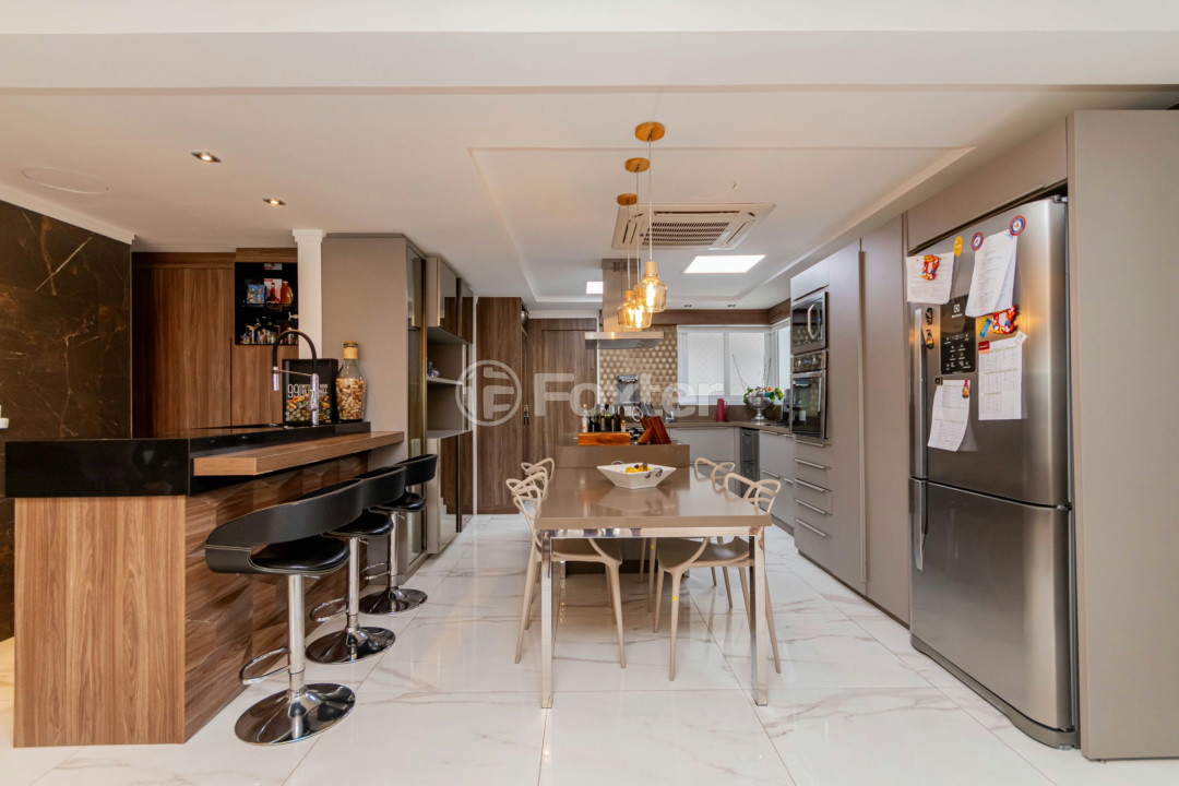 Apartamento à venda com 3 quartos, 209m² - Foto 11