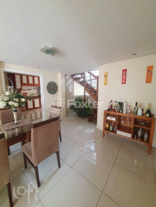 Casa à venda com 4 quartos, 266m² - Foto 7