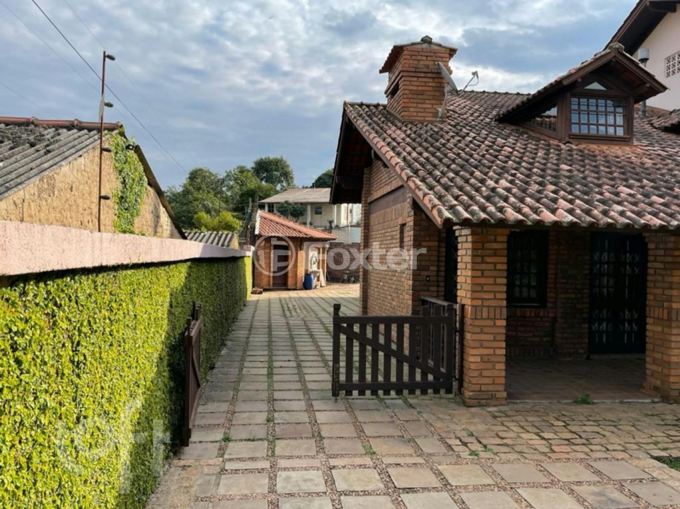 Casa à venda com 5 quartos, 426m² - Foto 5