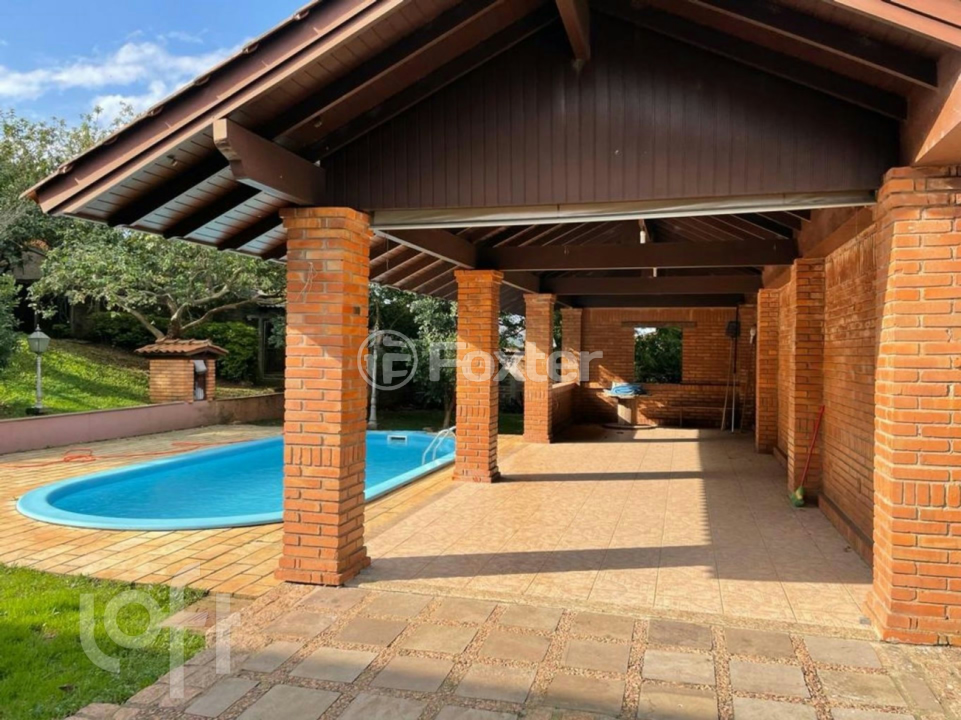 Casa à venda com 5 quartos, 426m² - Foto 1