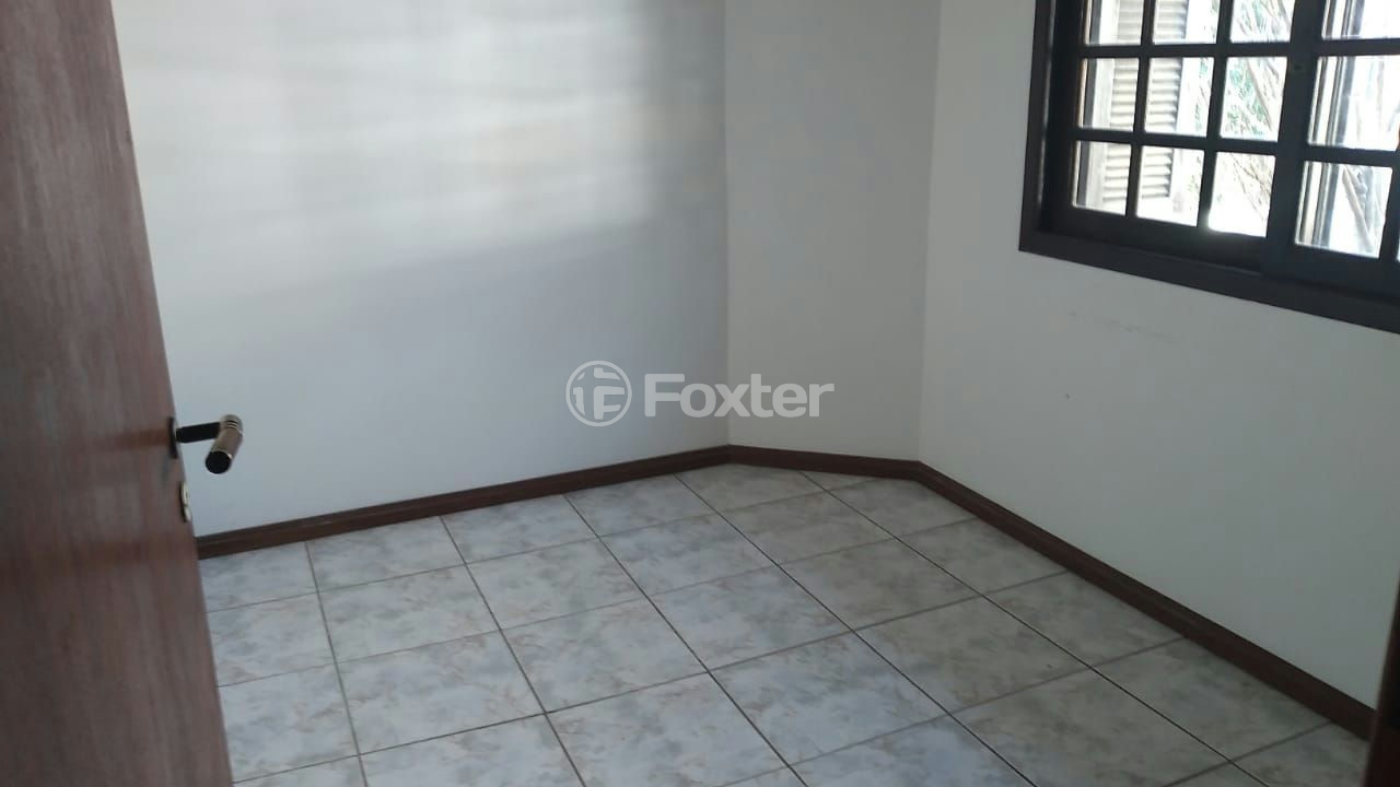 Casa de Condomínio à venda com 4 quartos, 220m² - Foto 4