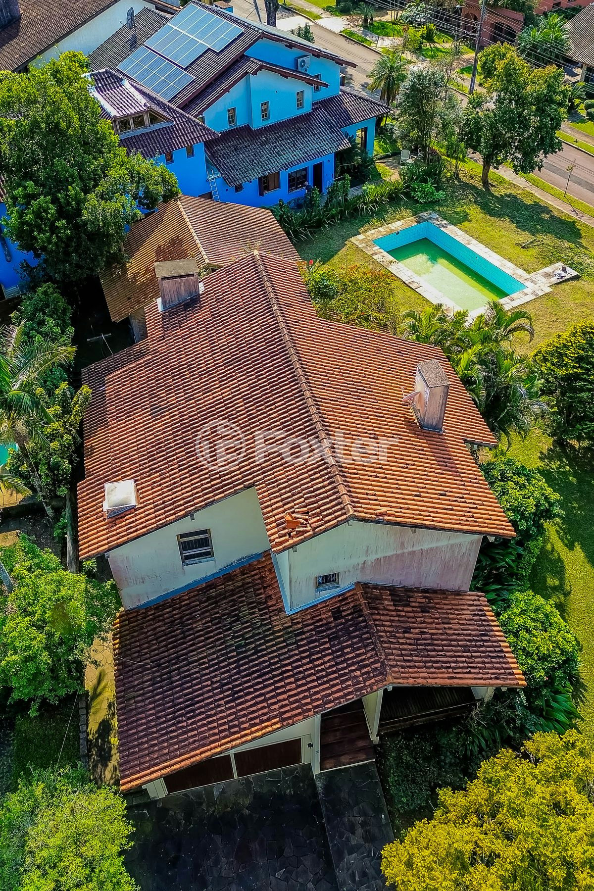 Casa de Condomínio à venda com 5 quartos, 400m² - Foto 1