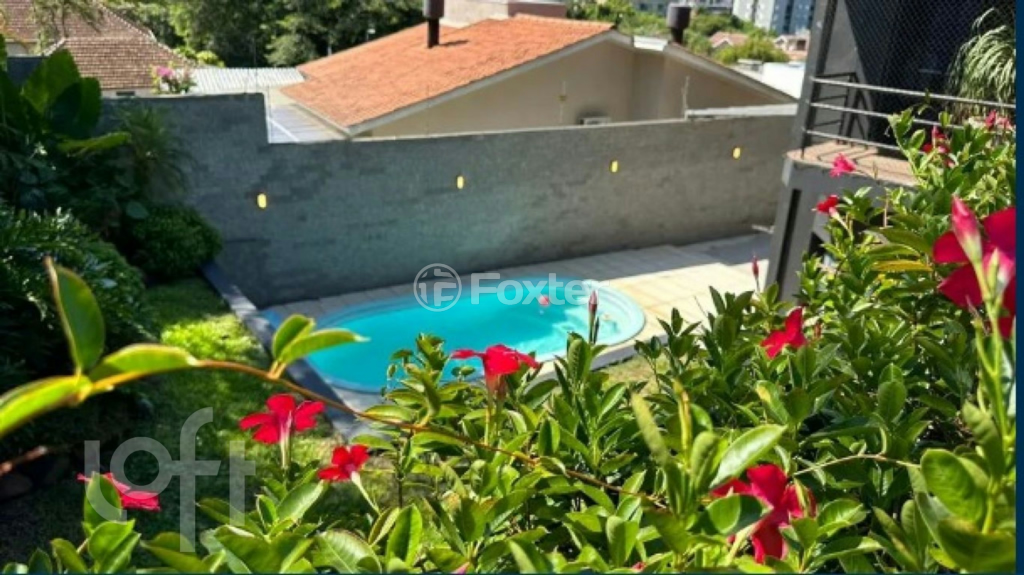 Casa à venda com 4 quartos, 236m² - Foto 2