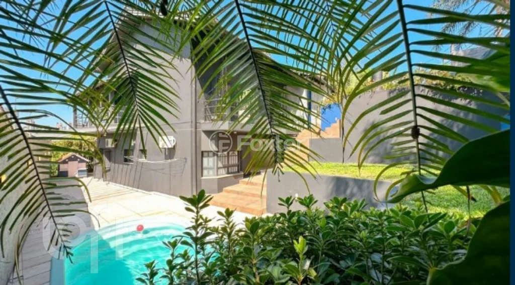 Casa à venda com 4 quartos, 236m² - Foto 1