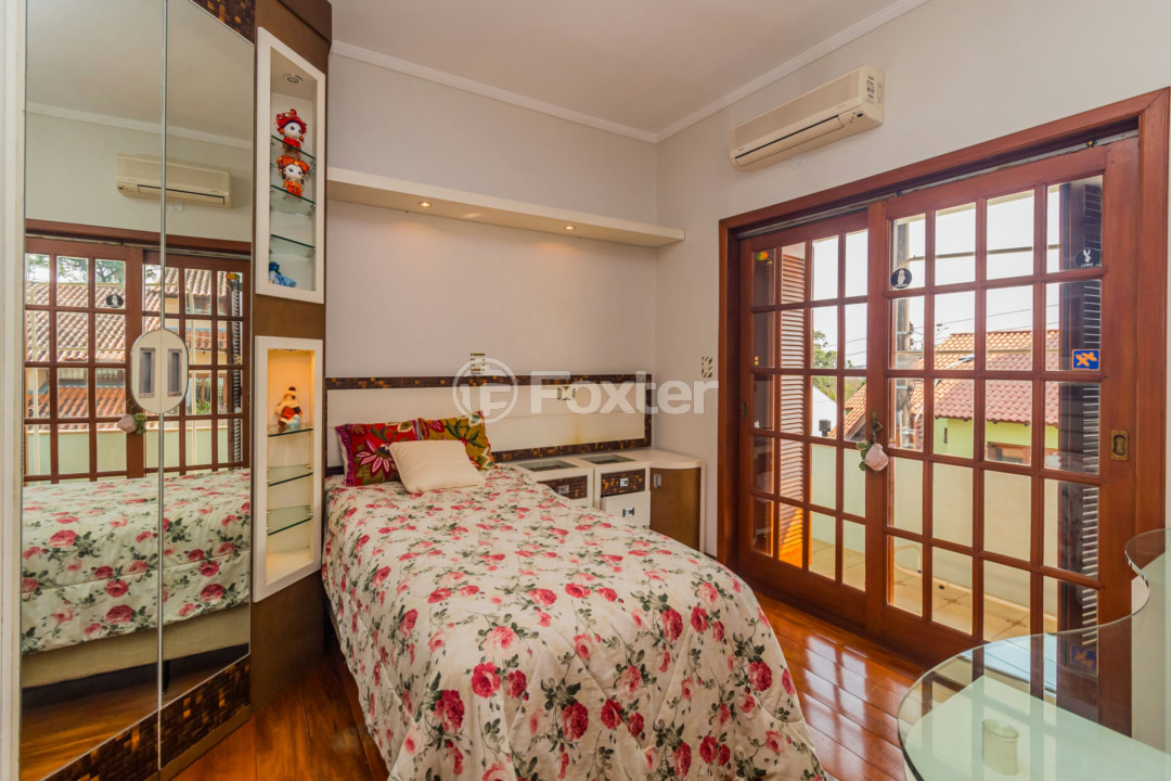 Casa de Condomínio à venda com 4 quartos, 252m² - Foto 33