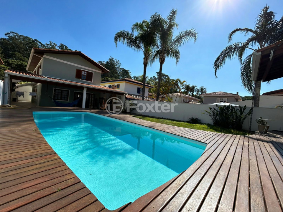 Casa de Condomínio à venda com 4 quartos, 255m² - Foto 1