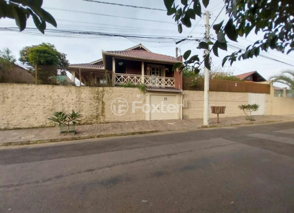 Casa à venda com 3 quartos, 193m² - Foto 1