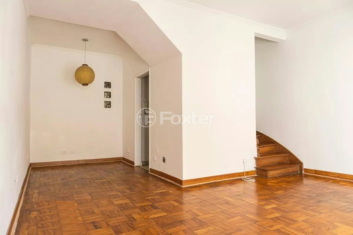 Casa à venda com 2 quartos, 100m² - Foto 1