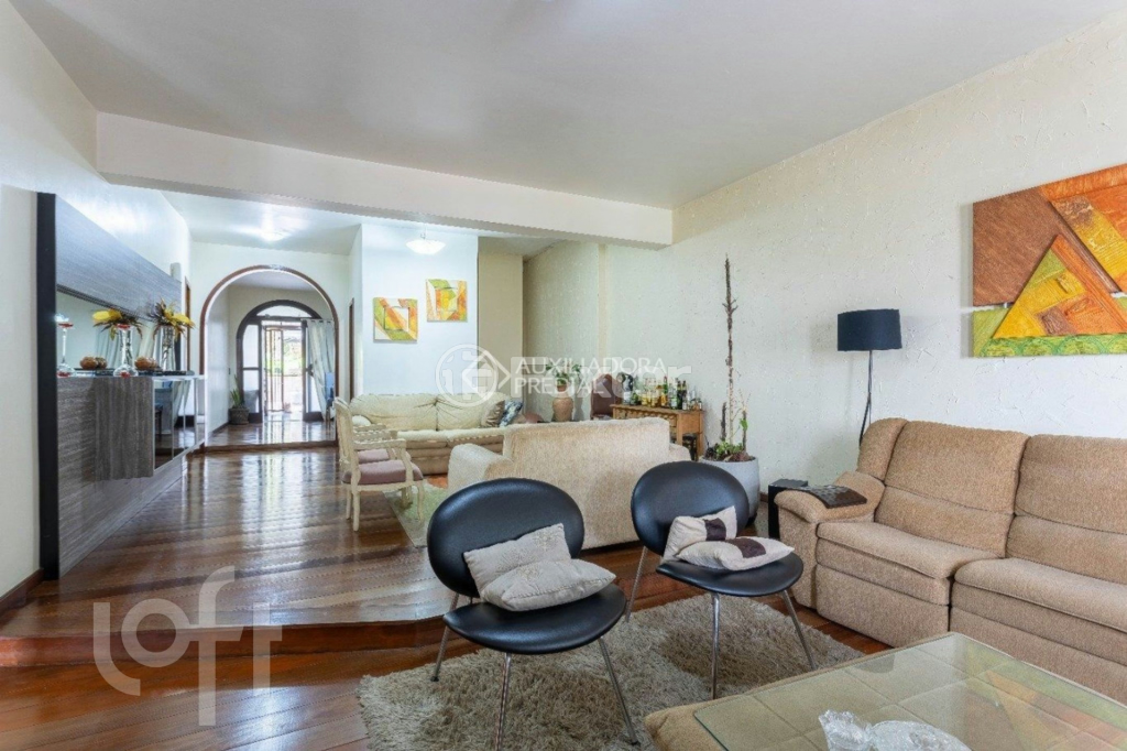 Casa à venda com 6 quartos, 432m² - Foto 1