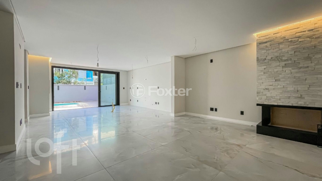 Casa de Condomínio à venda com 3 quartos, 255m² - Foto 2