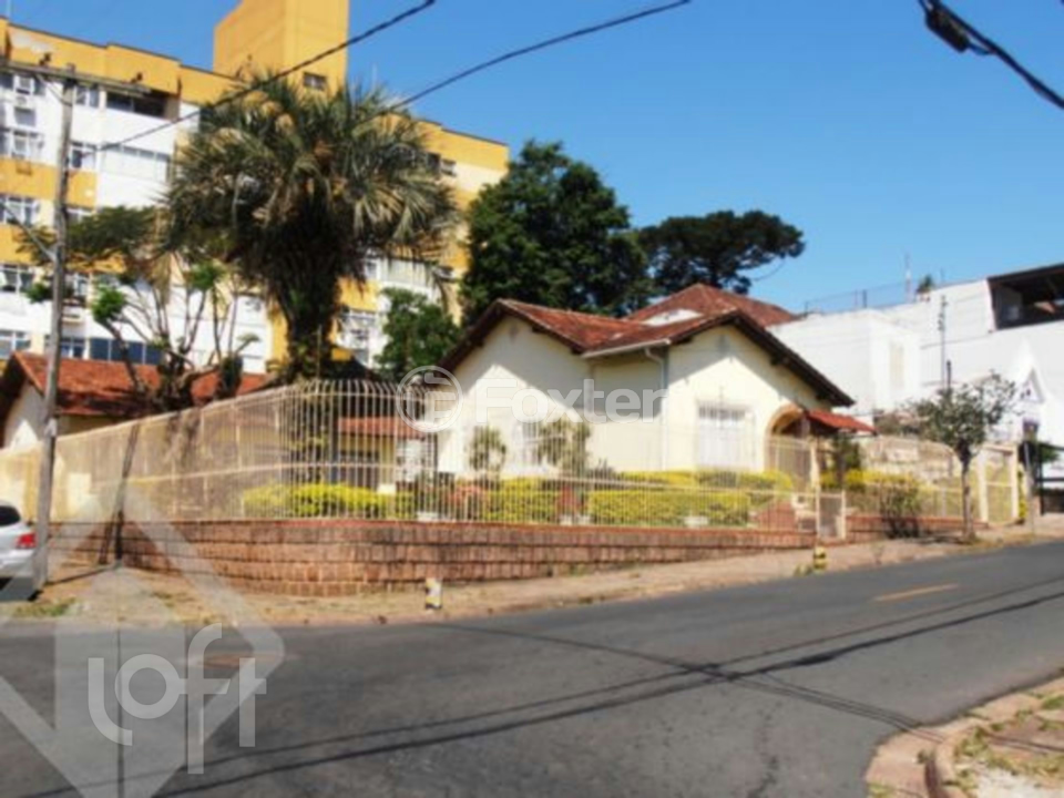 Casa à venda com 4 quartos, 200m² - Foto 2