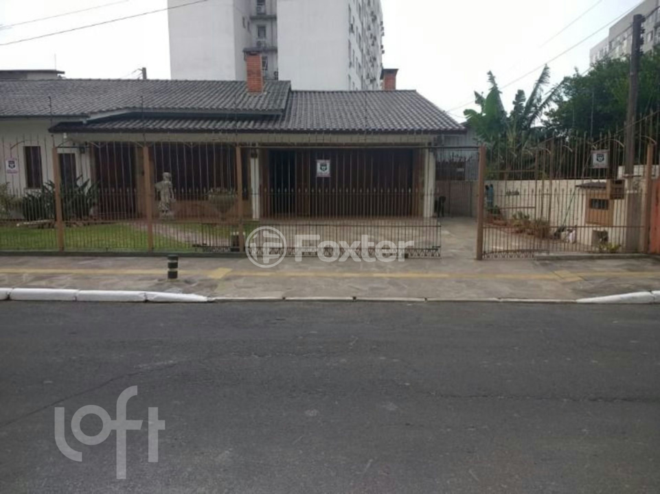 Casa à venda com 3 quartos, 233m² - Foto 1